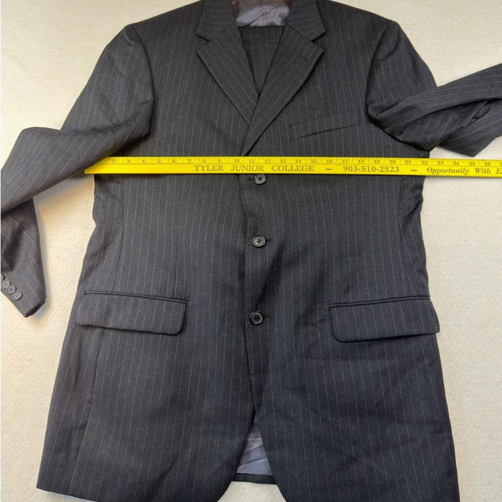 Andrew Fezza Mens Pinstripe 3-Button 2-Piece‎ Suit 42L Charcoal Gray Size W36